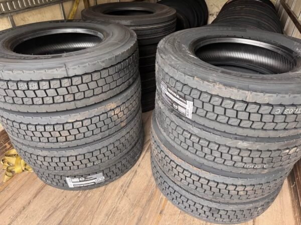 Low Pro Steer Barkley Tires 295/75R22.5 - Image 2